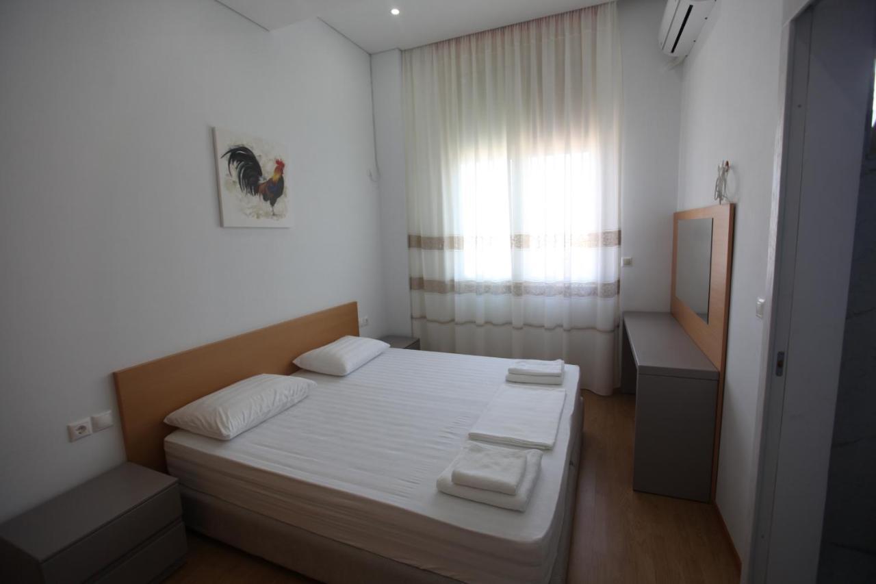 Mane Apartments Sarandë Esterno foto