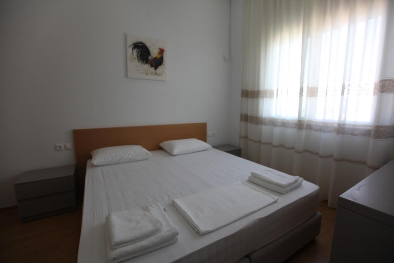 Mane Apartments Sarandë Esterno foto
