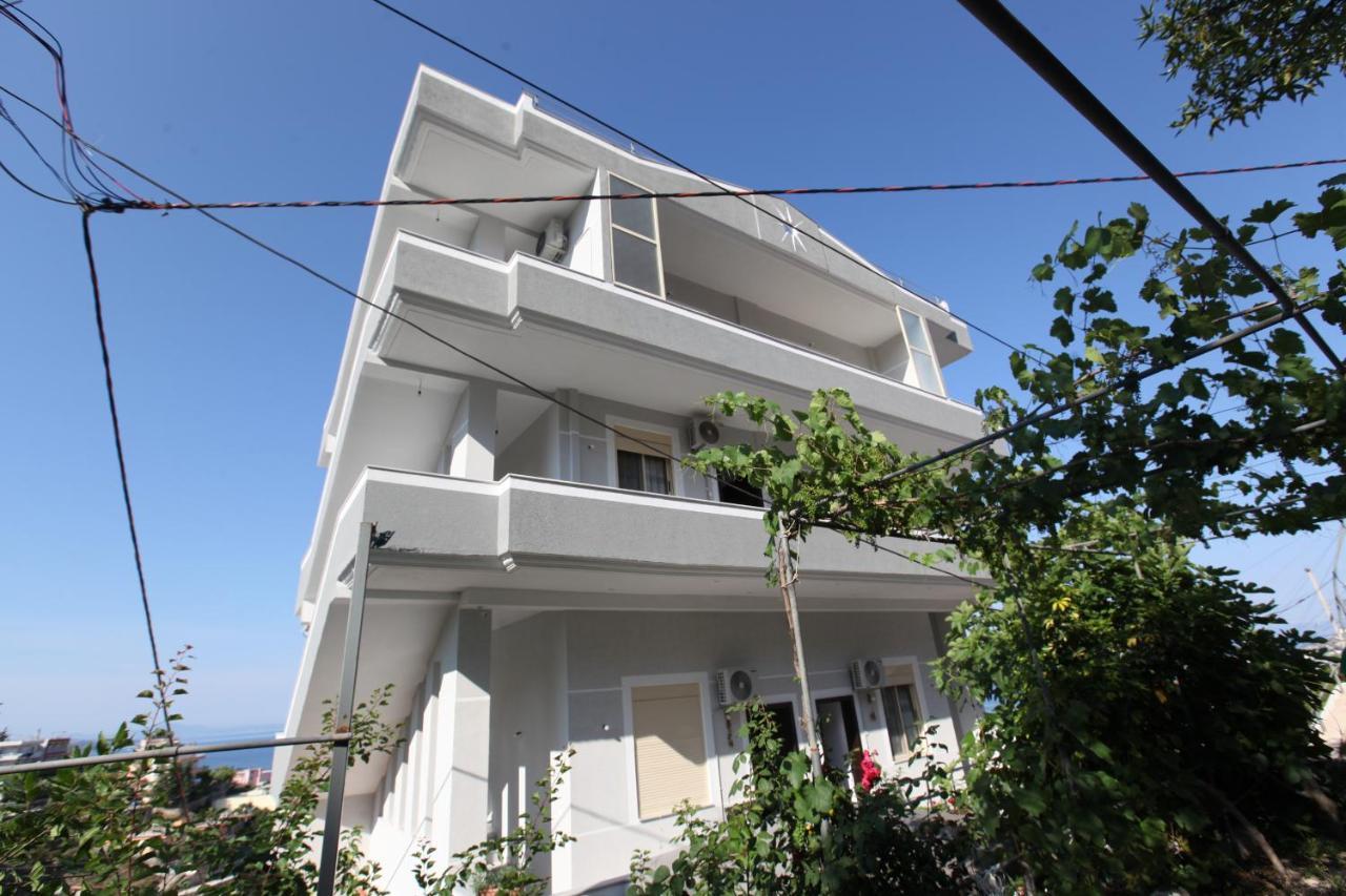 Mane Apartments Sarandë Esterno foto