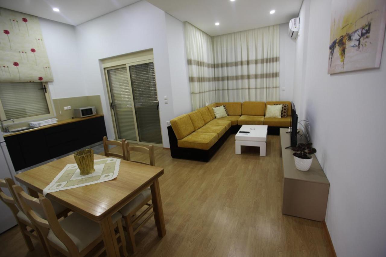 Mane Apartments Sarandë Esterno foto