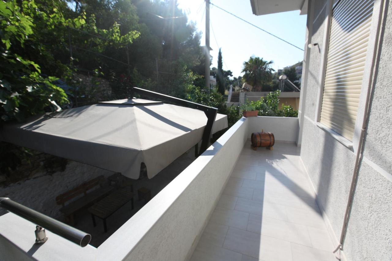 Mane Apartments Sarandë Esterno foto