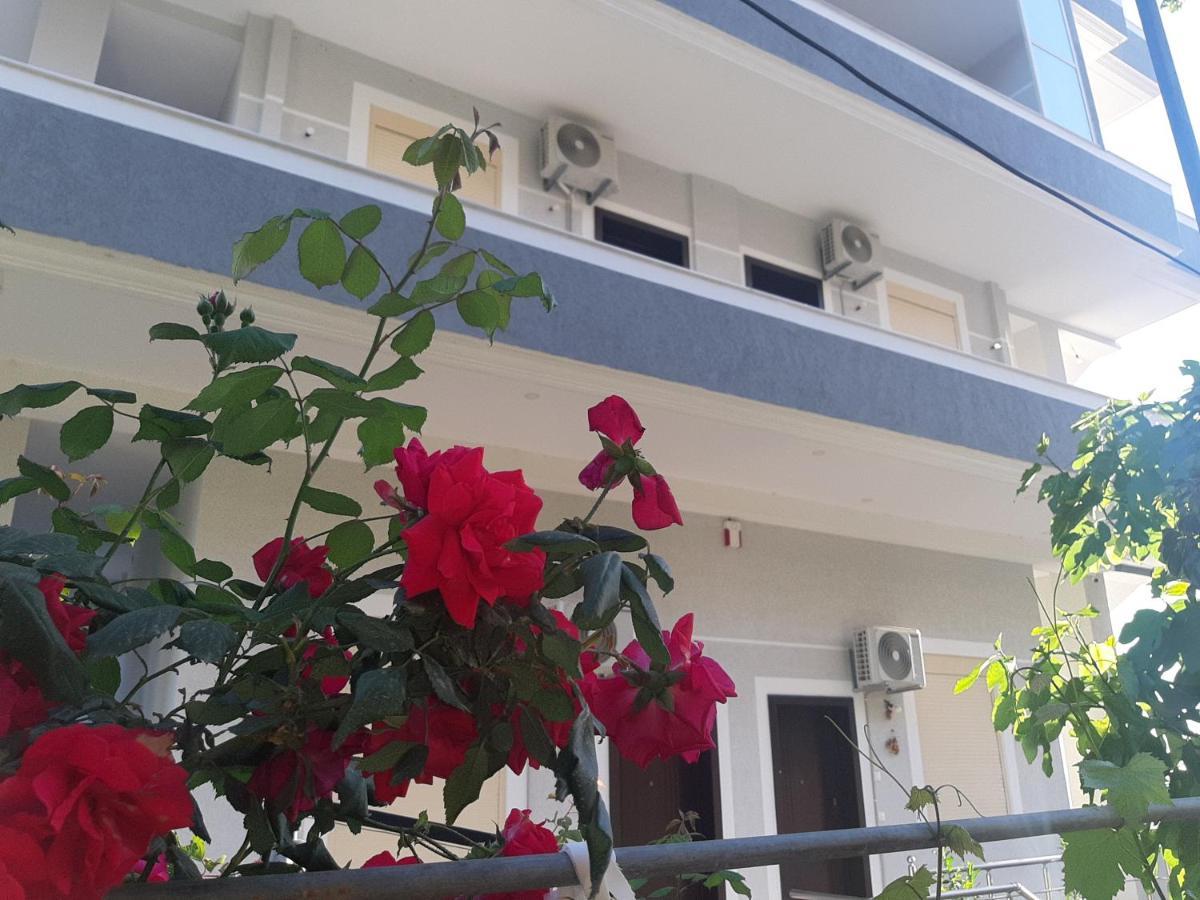 Mane Apartments Sarandë Esterno foto