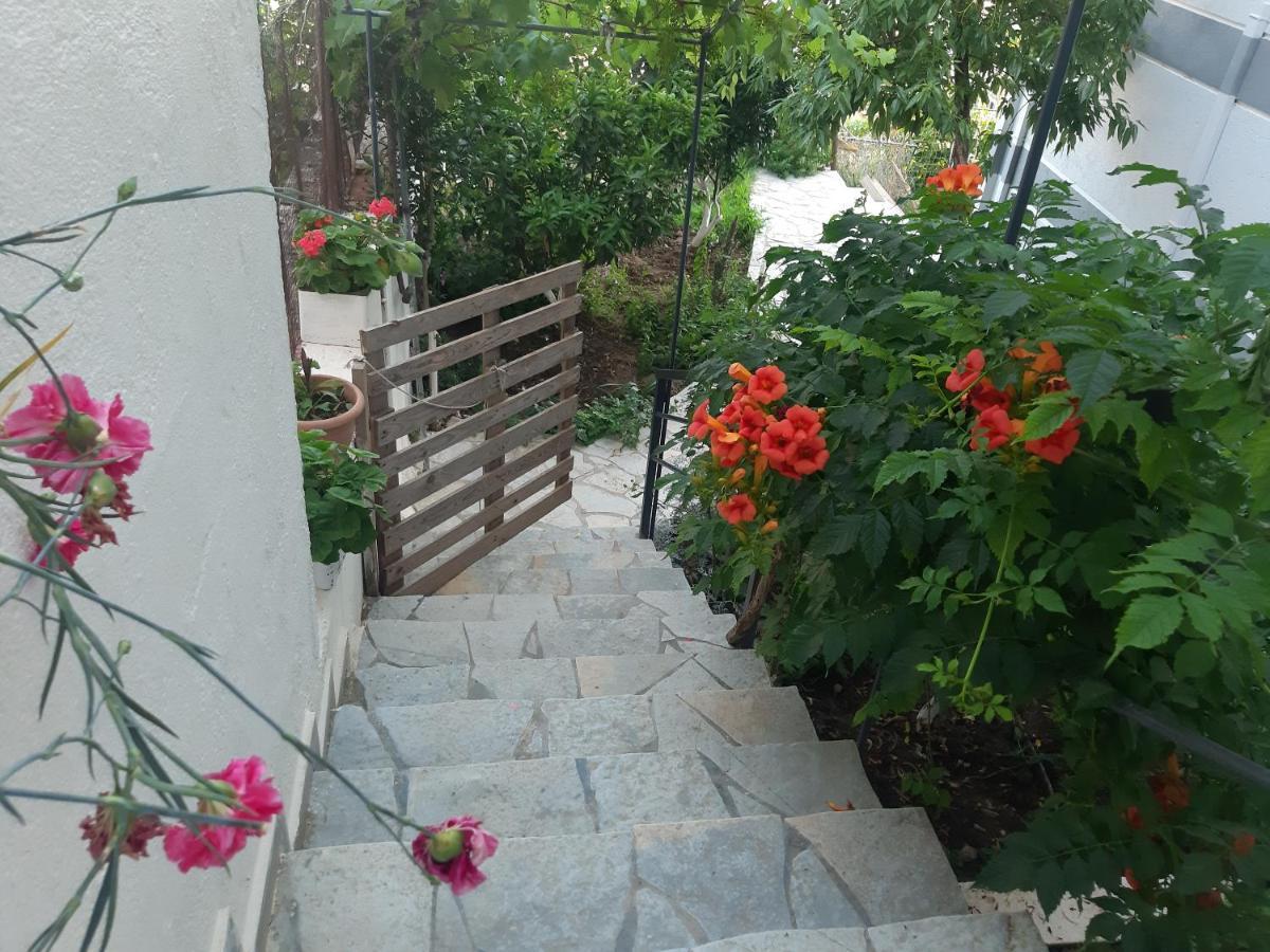 Mane Apartments Sarandë Esterno foto