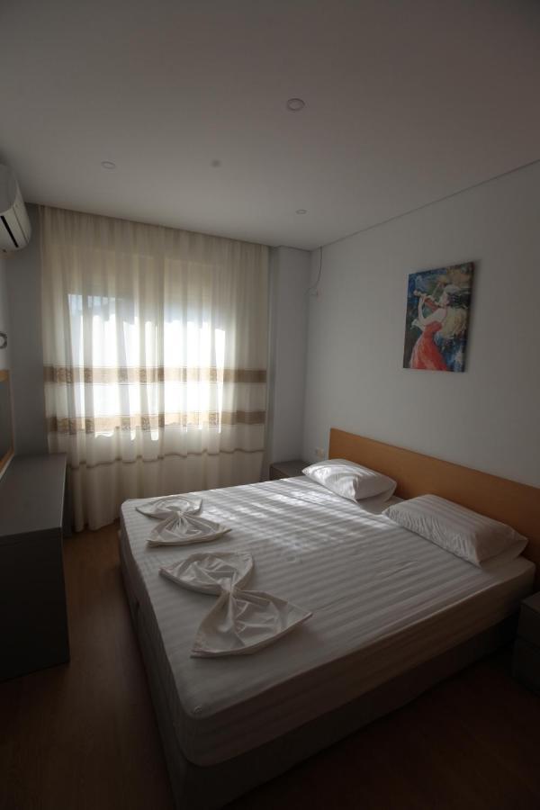 Mane Apartments Sarandë Esterno foto