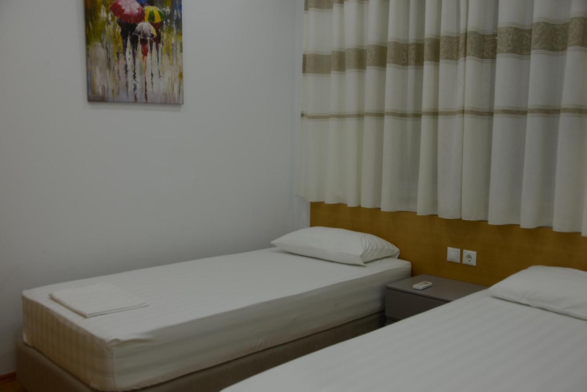 Mane Apartments Sarandë Esterno foto