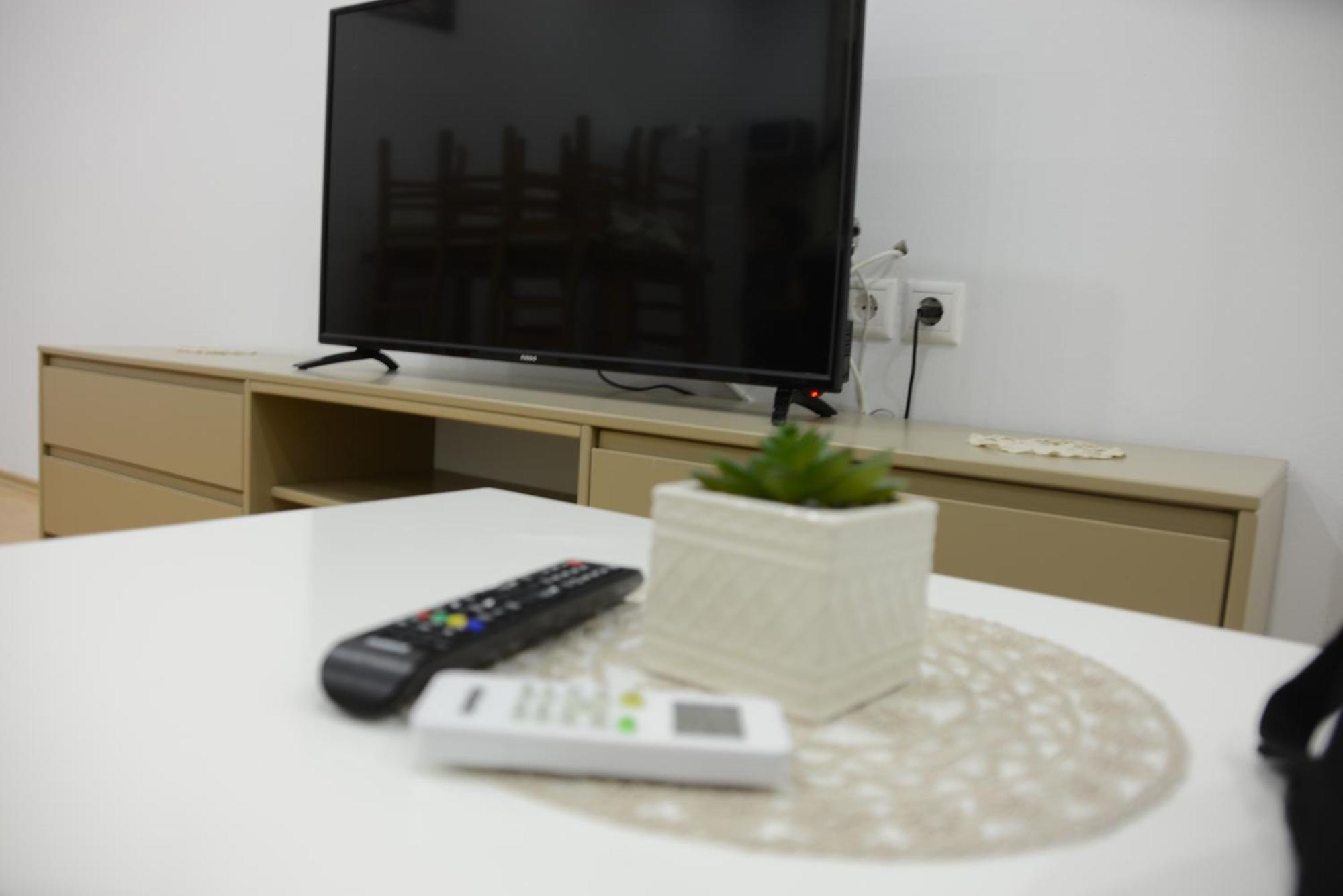 Mane Apartments Sarandë Esterno foto