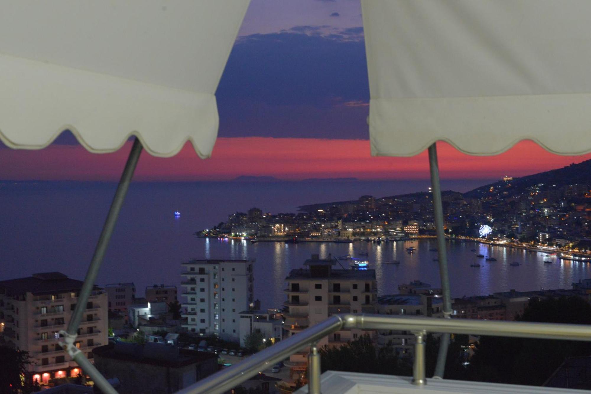 Mane Apartments Sarandë Esterno foto